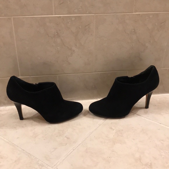 Cole Haan high heels bootie. - Picture 4 of 5